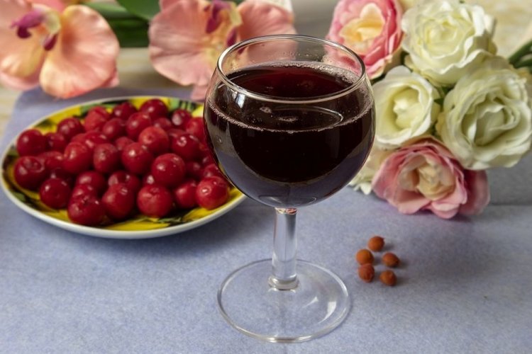 20 простых рецептов наливки из вишни