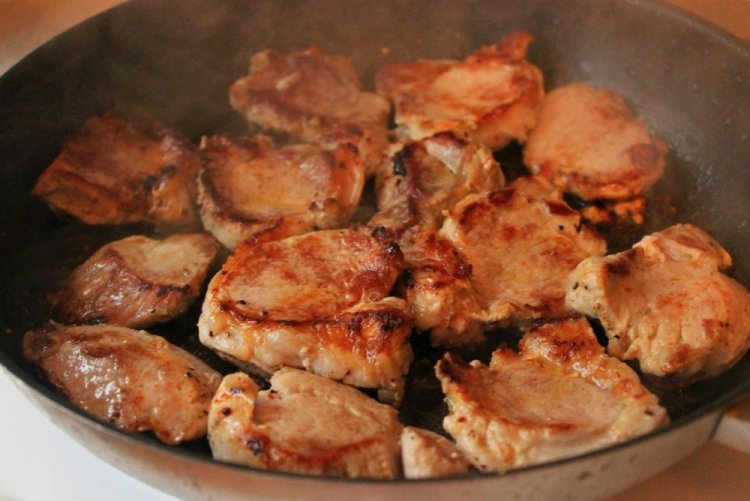 12 пропаренных свинных отрубей на сковороде, которые каждый сможет приготовить