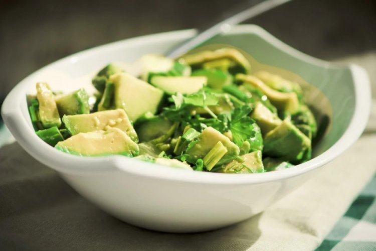 15 ЗО салатов с авокадо, перед которыми нельзя устоять
