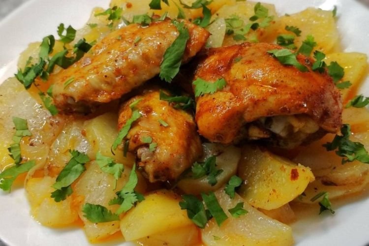 20 легких рецептов курицы с картошкой в духовке