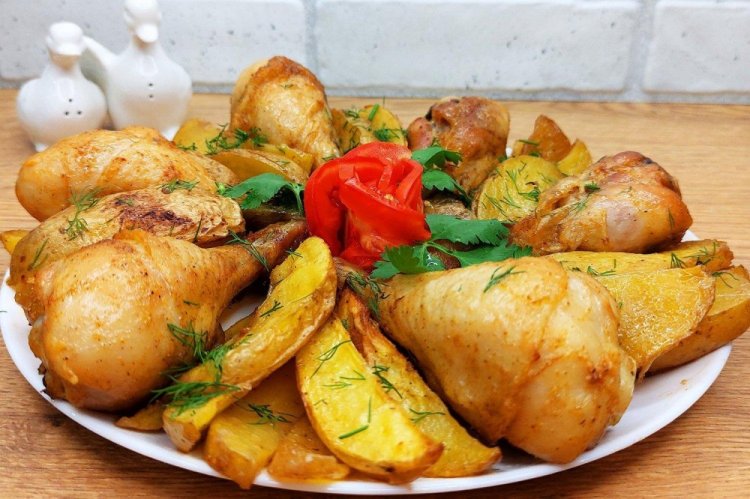 15 простых рецептов куриного мяса с картошкой в духовке