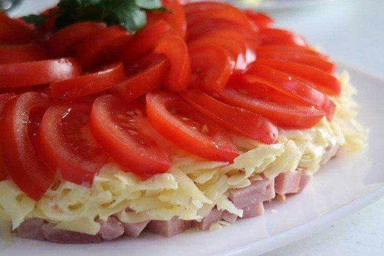 15 салатов с ветчиной и сыром, в которые ты влюбишься