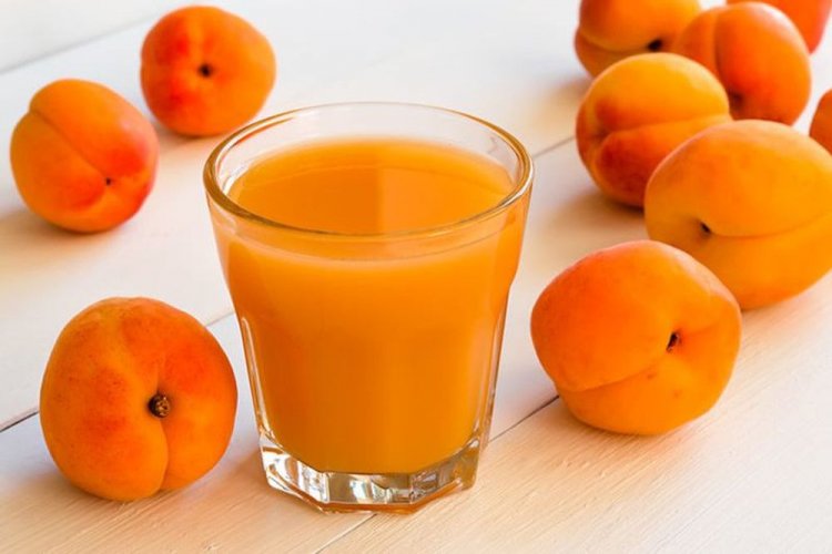 20 простых рецептов сока из абрикосов на зиму