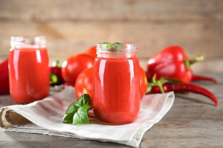 20 замечательных рецептов помидорного сока на зиму