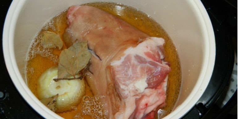 8 невероятно вкусных рецептов свиной рульки в духовке