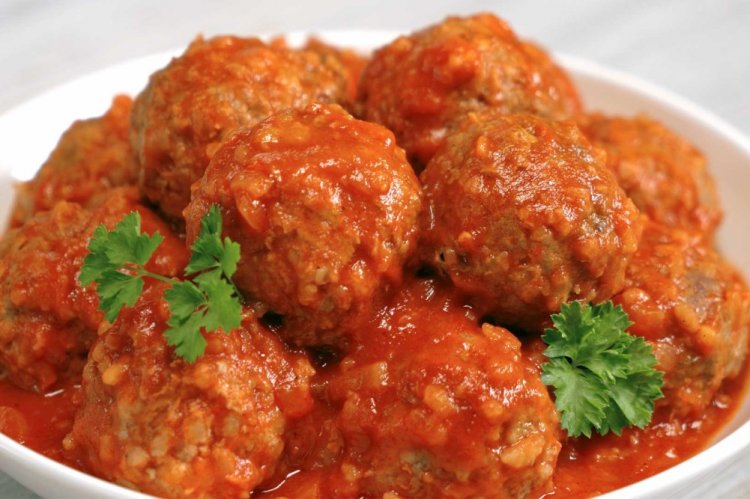 15 прекрасных рецептов мясных шариков в соусе из помидоров