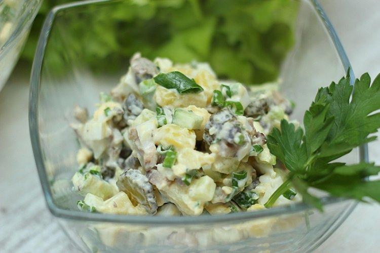 20 интересных салатов с жареными шампиньонами