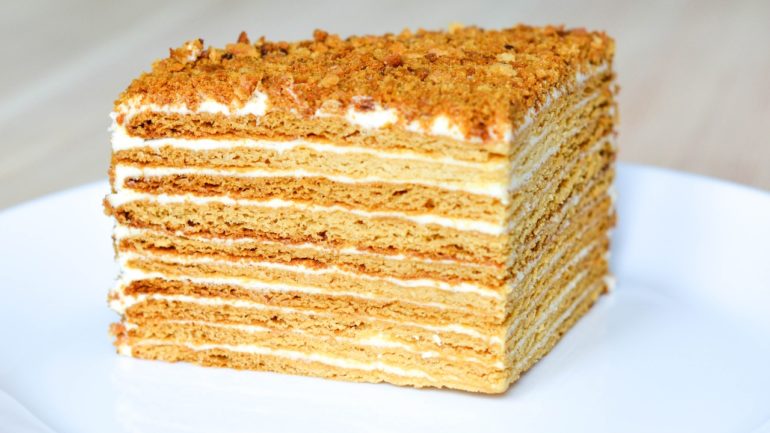 Изумительно вкусно, или 5 потрясающих рецептов торта «Медовник»