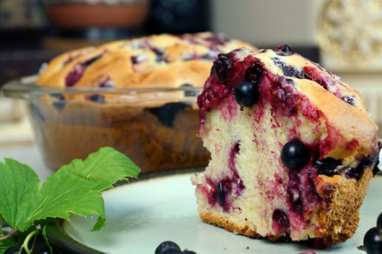 20 прекрасных рецептов заливных пирогов с ягодами
