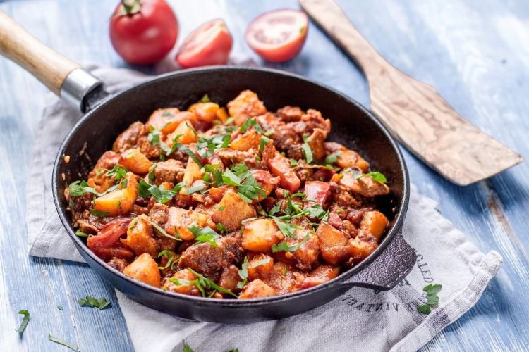 20 прекрасных рецептов тушенки из свинины с картошкой