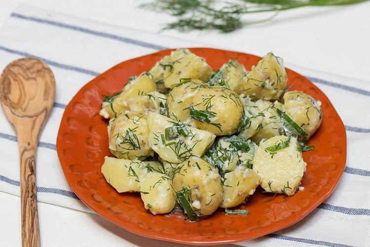 20 отличных рецептов тушеной картошки