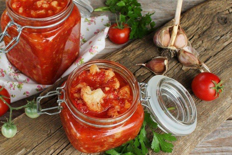 20 простых и вкусных закусок из помидоров на зиму