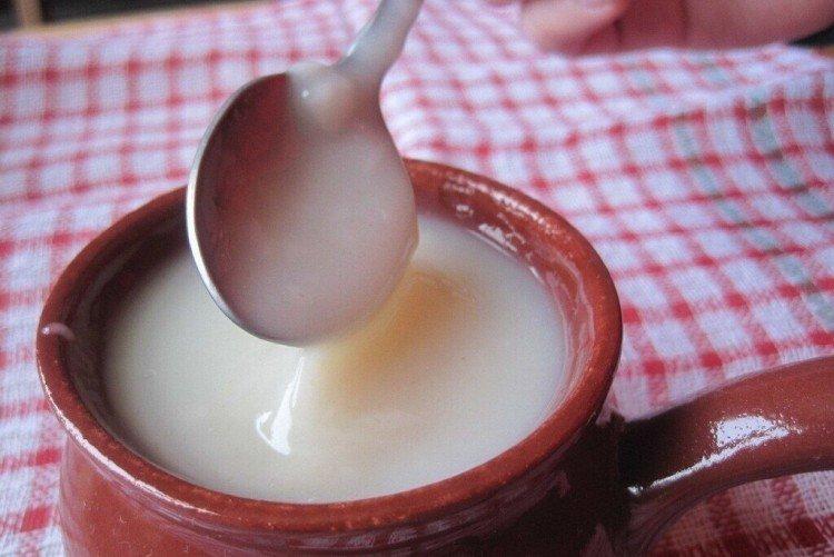 10 рецептов овсяного киселя на воде, молоке, кефире и не только