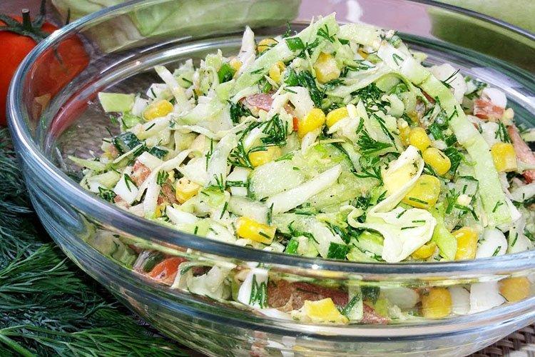 20 простых и вкусных салатов с вареной колбасой
