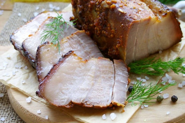 10 лучших рецептов свиной грудинки в духовке