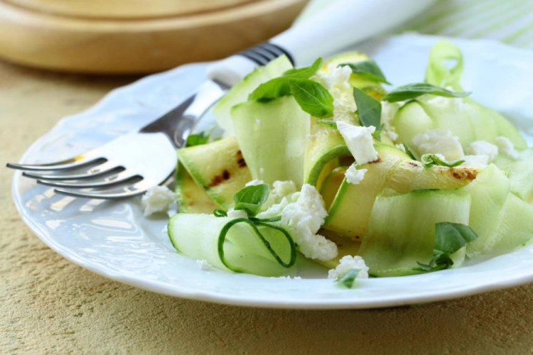 20 юбилейных салатов из цуккини для любителей восхитительно поесть