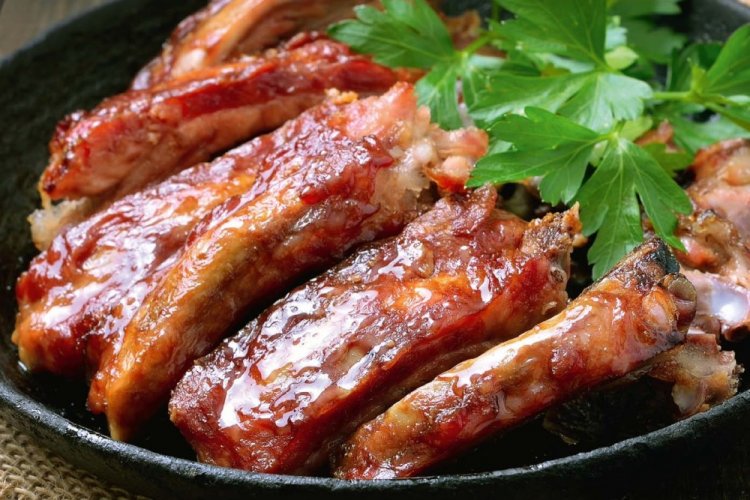 15 простых рецептов свиных рёбрышек в соевом соусу